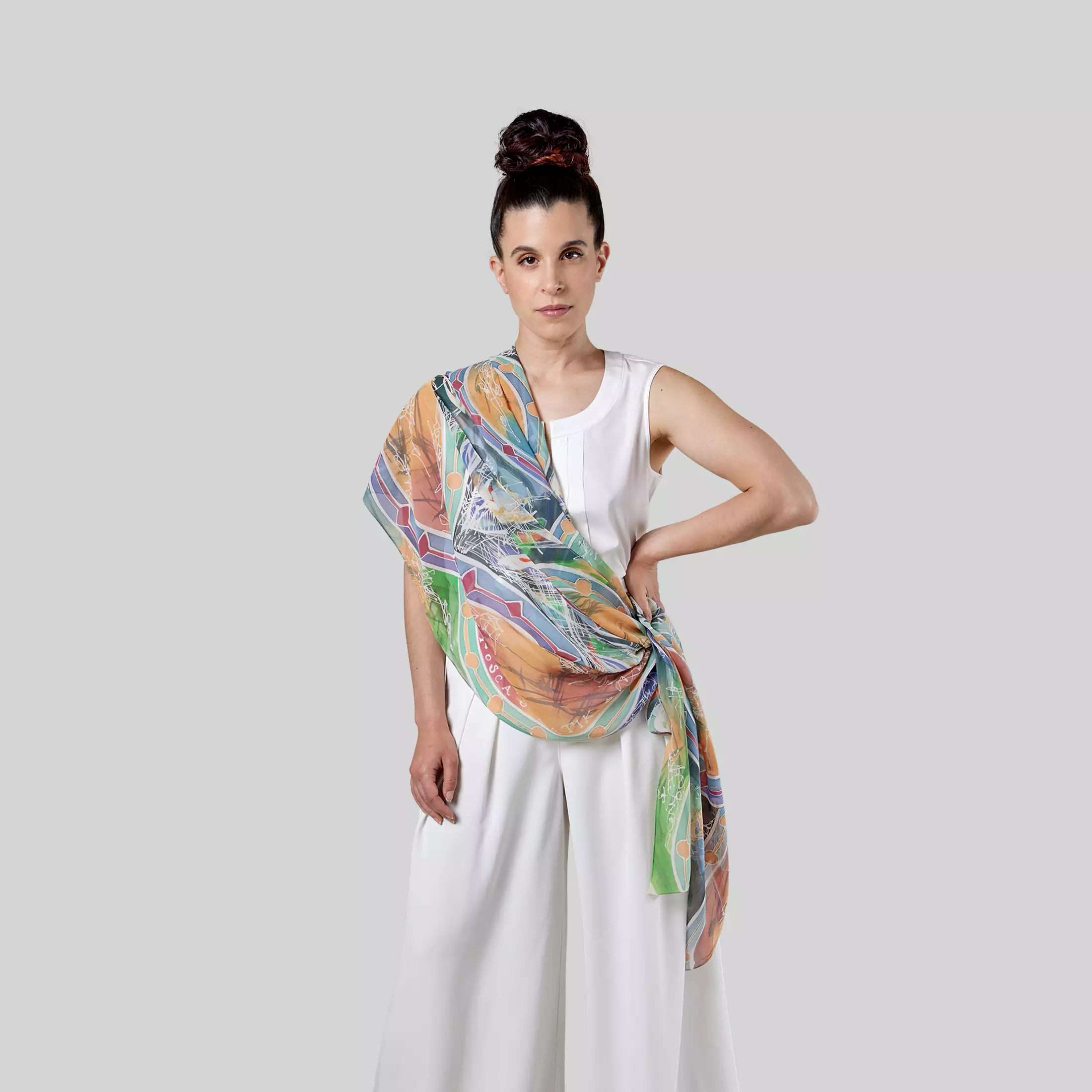 Stola da donna in seta dipinta a mano "Abstract flowers"